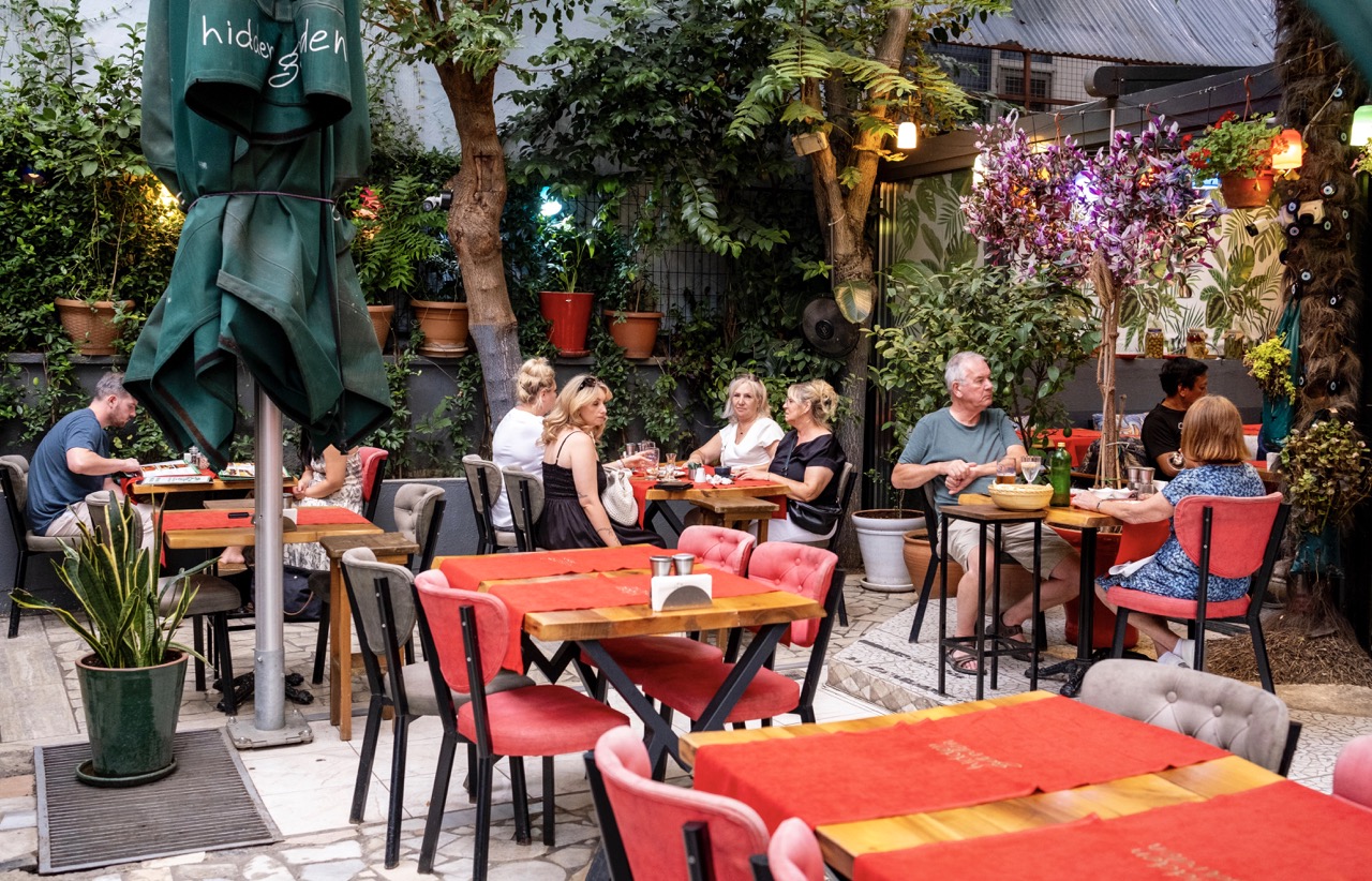 Best restaurant in Istanbul, Hidden Garden outdoor dining